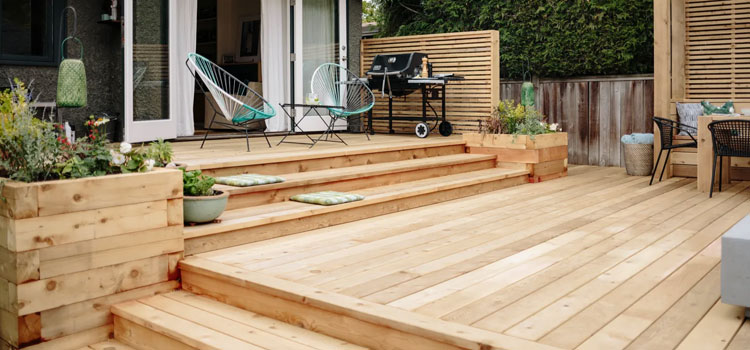 Cedar Decking in North Hollywood, CA