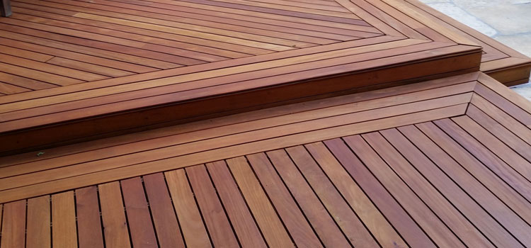 Redwood Decking Material in North Hollywood, CA